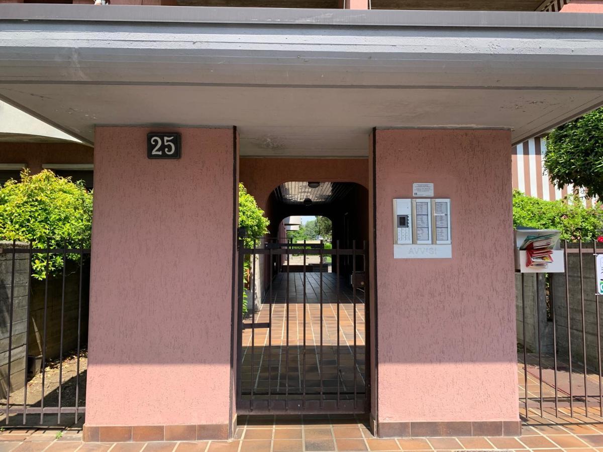 Casa Di Arianna In Centro Storico A Vimercate Exterior foto